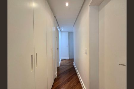 Apartamento à venda com 129m², 2 quartos e 2 vagasCorredor