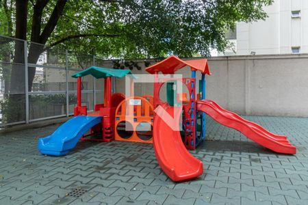 Apartamento à venda com 129m², 2 quartos e 2 vagasÁrea comum - Playground