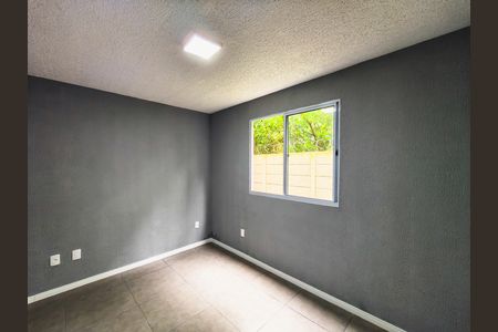 Quarto de apartamento à venda com 2 quartos, 43m² em Vargem Pequena, Rio de Janeiro