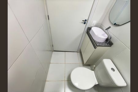 Apartamento à venda com 43m², 2 quartos e sem vaga Apartamento à venda com 43m², 2 quartos e sem vagaBanheiro social