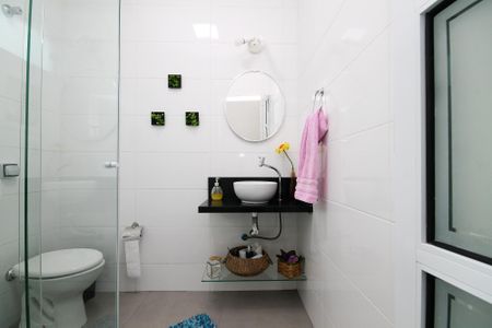 Casa de condomínio para alugar com 1000m², 6 quartos e 8 vagas Casa de condomínio para alugar com 1000m², 6 quartos e 8 vagasBanheiro Salão de Festas F