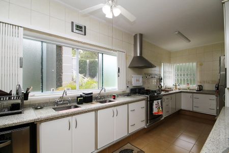 Casa de condomínio para alugar com 1000m², 6 quartos e 8 vagas Casa de condomínio para alugar com 1000m², 6 quartos e 8 vagasCozinha