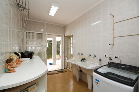 Casa de condomínio para alugar com 1000m², 6 quartos e 8 vagas Casa de condomínio para alugar com 1000m², 6 quartos e 8 vagasLavanderia