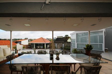 Casa de condomínio para alugar com 1000m², 6 quartos e 8 vagas Casa de condomínio para alugar com 1000m², 6 quartos e 8 vagasVaranda Sala Social