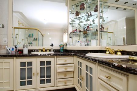 Casa de condomínio para alugar com 1000m², 6 quartos e 8 vagas Casa de condomínio para alugar com 1000m², 6 quartos e 8 vagasBanheiro Suíte 3