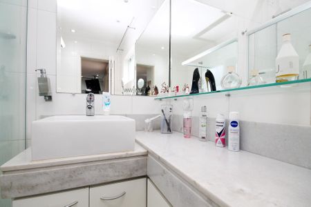 Casa de condomínio para alugar com 1000m², 6 quartos e 8 vagas Casa de condomínio para alugar com 1000m², 6 quartos e 8 vagasBanheiro Suíte 1