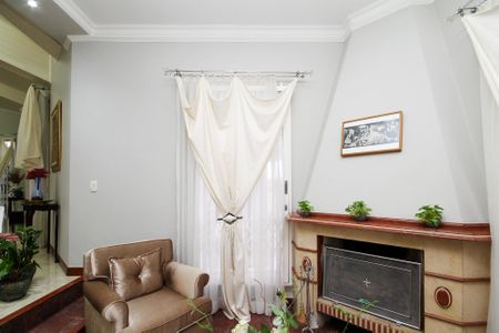 Casa de condomínio para alugar com 1000m², 6 quartos e 8 vagas Casa de condomínio para alugar com 1000m², 6 quartos e 8 vagasSala de Lareira