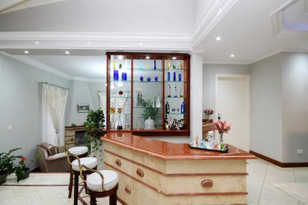 Casa de condomínio para alugar com 1000m², 6 quartos e 8 vagas Casa de condomínio para alugar com 1000m², 6 quartos e 8 vagasBar Salas