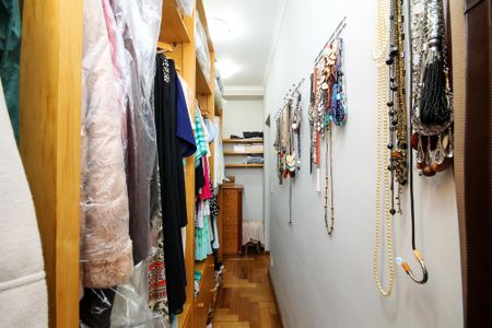 Casa de condomínio para alugar com 1000m², 6 quartos e 8 vagas Casa de condomínio para alugar com 1000m², 6 quartos e 8 vagasCloset Suíte 3