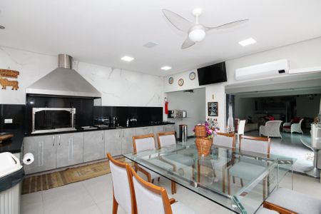 Casa de condomínio para alugar com 1000m², 6 quartos e 8 vagas Casa de condomínio para alugar com 1000m², 6 quartos e 8 vagasChurrasqueira