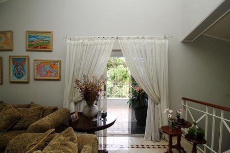 Casa de condomínio para alugar com 1000m², 6 quartos e 8 vagas Casa de condomínio para alugar com 1000m², 6 quartos e 8 vagasVaranda Jogos