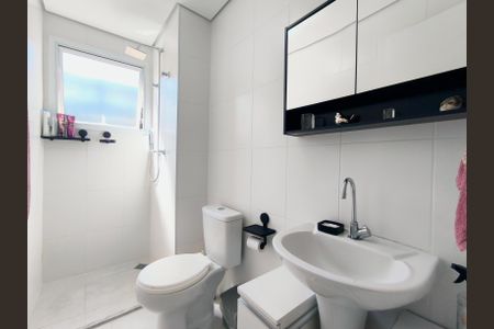 Apartamento à venda com 81m², 2 quartos e 1 vagaBanheiro da Suíte