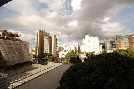 Apartamento à venda com 74m², 3 quartos e 2 vagasSala vista