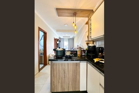 Casa de condomínio para alugar com 60m², 2 quartos e 2 vagasCozinha