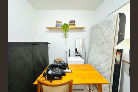 Casa de condomínio para alugar com 60m², 2 quartos e 2 vagasQuarto