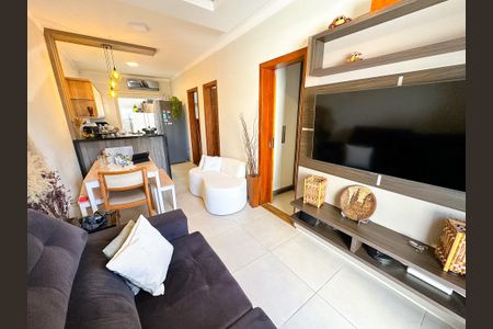 Sala de TV de casa de condomínio para alugar com 2 quartos, 60m² em Ingleses do Rio Vermelho, Florianópolis