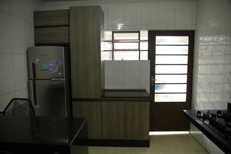 Casa para alugar com 100m², 2 quartos e 1 vagaCozinha 