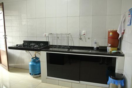 Casa para alugar com 100m², 2 quartos e 1 vagaCozinha 