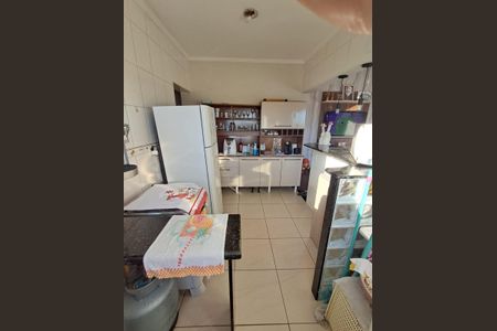Cozinha de apartamento para alugar com 2 quartos, 60m² em Parque Sao Vicente, São Vicente