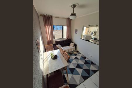 Sala de apartamento para alugar com 2 quartos, 60m² em Parque Sao Vicente, São Vicente