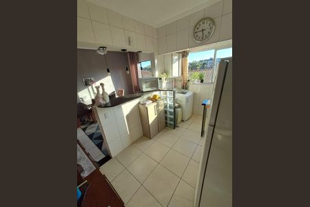 Cozinha de apartamento para alugar com 2 quartos, 60m² em Parque Sao Vicente, São Vicente
