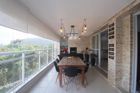 Apartamento para alugar com 158m², 3 quartos e 2 vagasVaranda