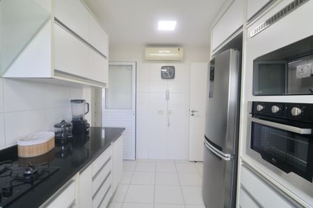Apartamento para alugar com 158m², 3 quartos e 2 vagasCozinha
