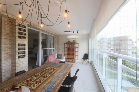 Apartamento para alugar com 158m², 3 quartos e 2 vagasVaranda