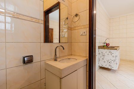 Casa para alugar com 105m², 2 quartos e 1 vaga Casa para alugar com 105m², 2 quartos e 1 vagaBanheiro social