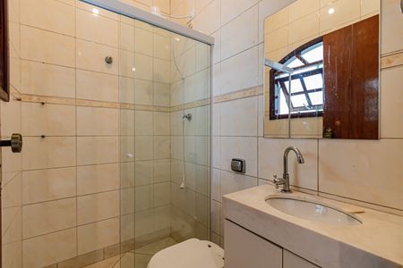 Casa para alugar com 105m², 2 quartos e 1 vaga Casa para alugar com 105m², 2 quartos e 1 vagaBanheiro social
