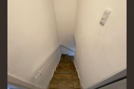 Casa à venda com 93m², 3 quartos e 1 vagaEscada