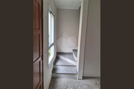 Casa à venda com 66m², 2 quartos e 2 vagas