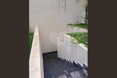 Casa à venda com 66m², 2 quartos e 2 vagas