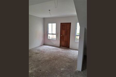 Casa à venda com 66m², 2 quartos e 2 vagas