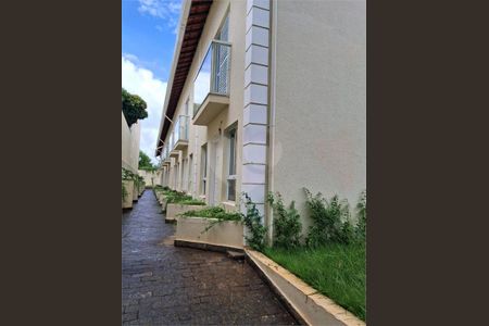Casa à venda com 66m², 2 quartos e 2 vagas