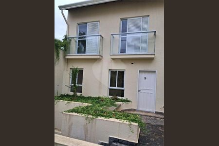 Casa à venda com 66m², 2 quartos e 2 vagas