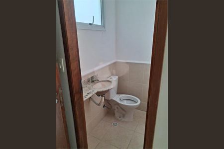 Casa à venda com 66m², 2 quartos e 2 vagas