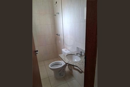 Casa à venda com 66m², 2 quartos e 2 vagas