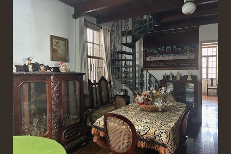 Casa à venda com 5 quartos, 231m² em Bela Vista, São Paulo