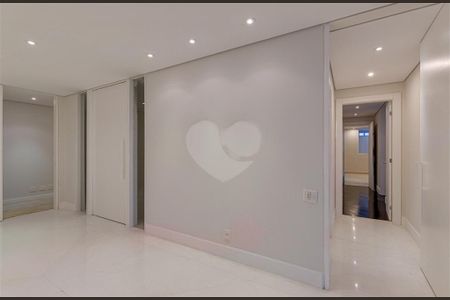 Apartamento à venda com 4 quartos, 208m² em Alto da Boa Vista, São Paulo