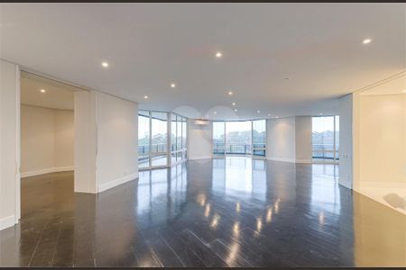 Apartamento à venda com 208m², 4 quartos e sem vaga