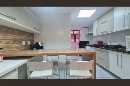 Apartamento à venda com 3 quartos, 130m² em Charitas, Niterói