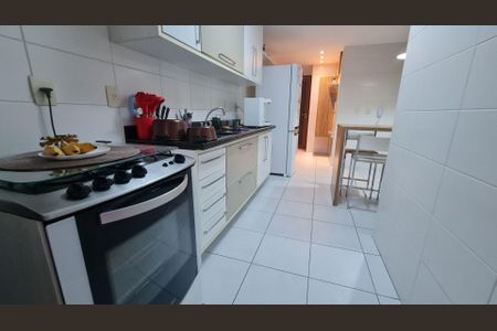 Apartamento à venda com 3 quartos, 130m² em Charitas, Niterói