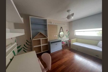 Casa de Condomínio à venda com 4 quartos, 240m² em Vargem Grande, Rio de Janeiro