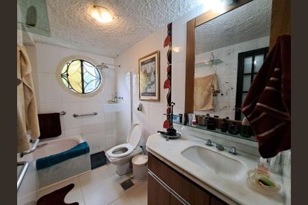 Casa à venda com 3 quartos, 200m² em Maria Paula, Niterói