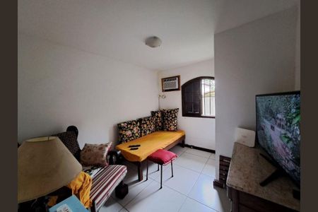Casa à venda com 3 quartos, 200m² em Maria Paula, Niterói
