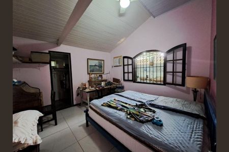 Casa à venda com 3 quartos, 200m² em Maria Paula, Niterói
