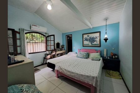 Casa à venda com 3 quartos, 200m² em Maria Paula, Niterói