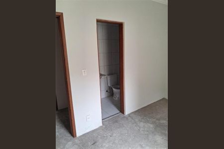 Casa à venda com 66m², 2 quartos e 2 vagas