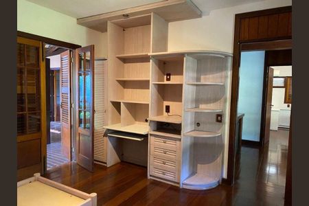 Casa à venda com 2 quartos, 300m² em Itaipu, Niterói